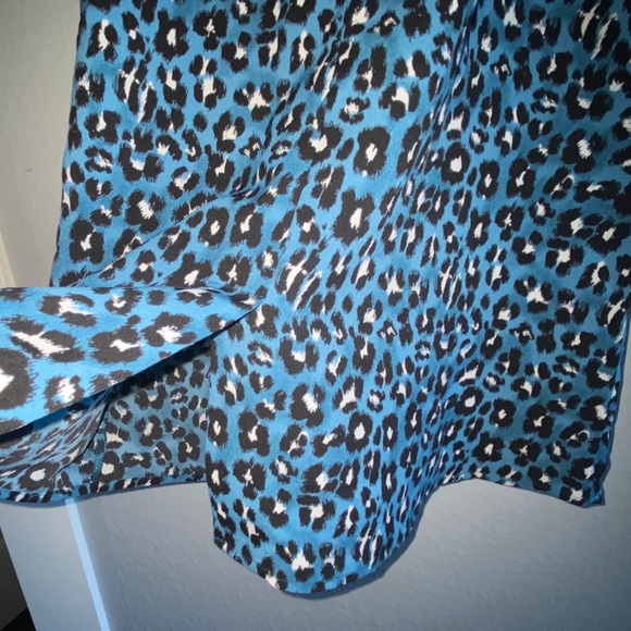 NWT Animal Print V-Neck Blouse Tank Top - Picture 7 of 12